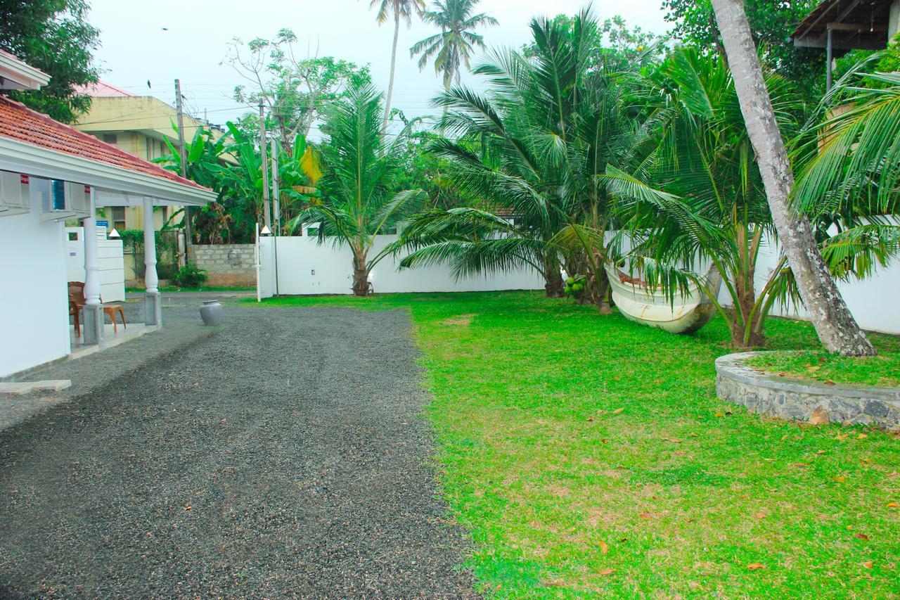 Villa Palm Breeze Polhena Luaran gambar