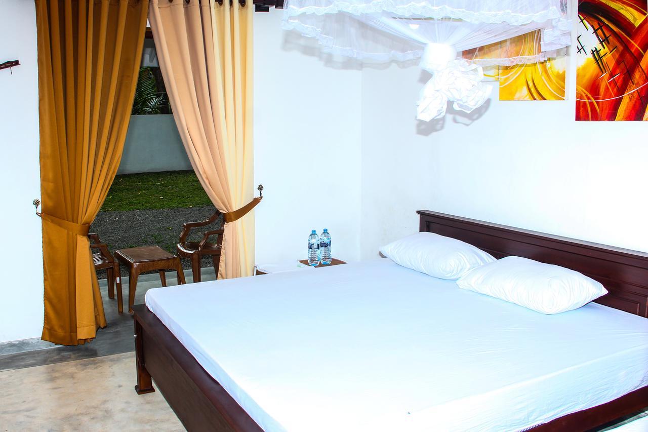 Villa Palm Breeze Polhena Luaran gambar