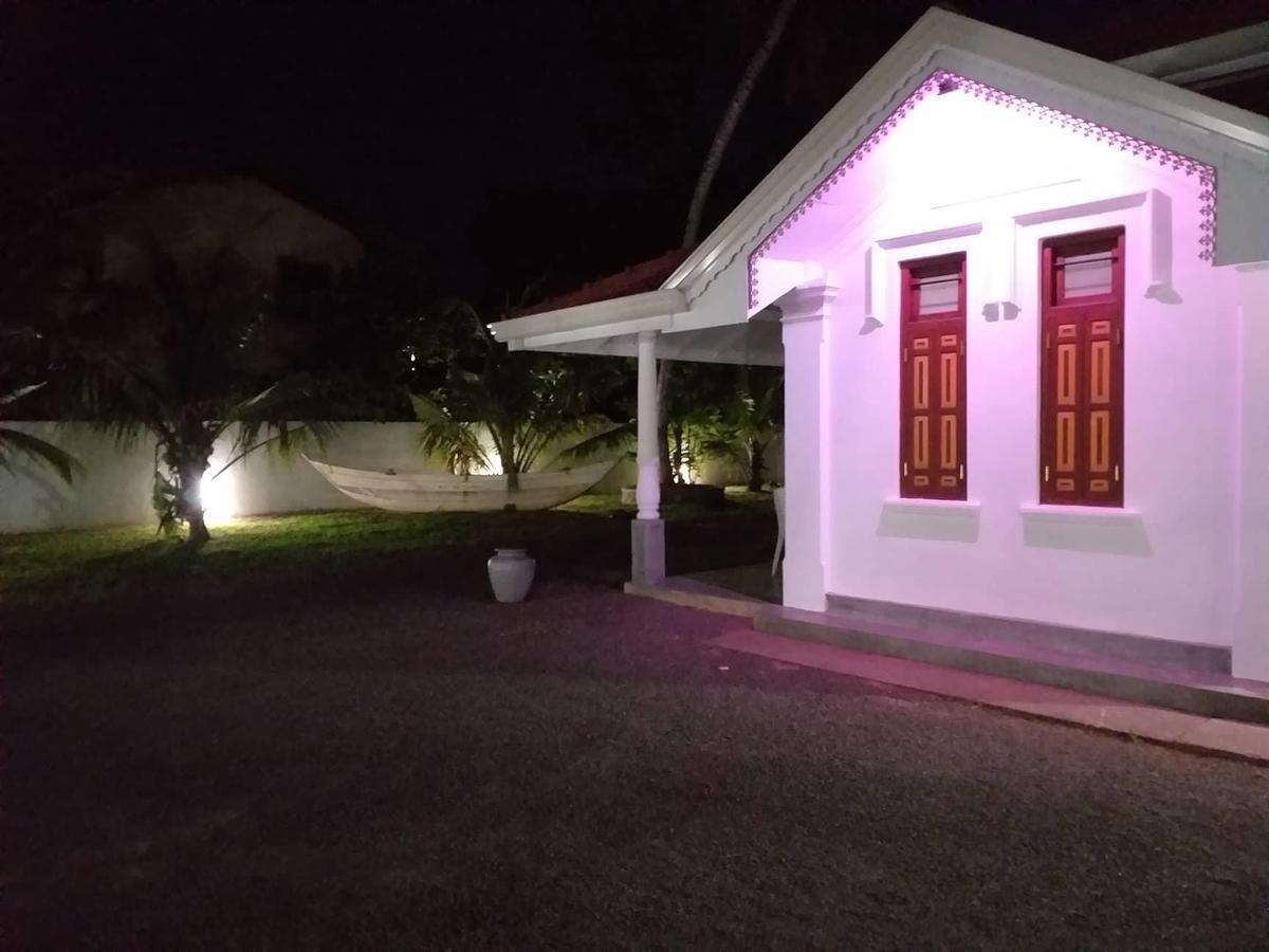 Villa Palm Breeze Polhena Luaran gambar