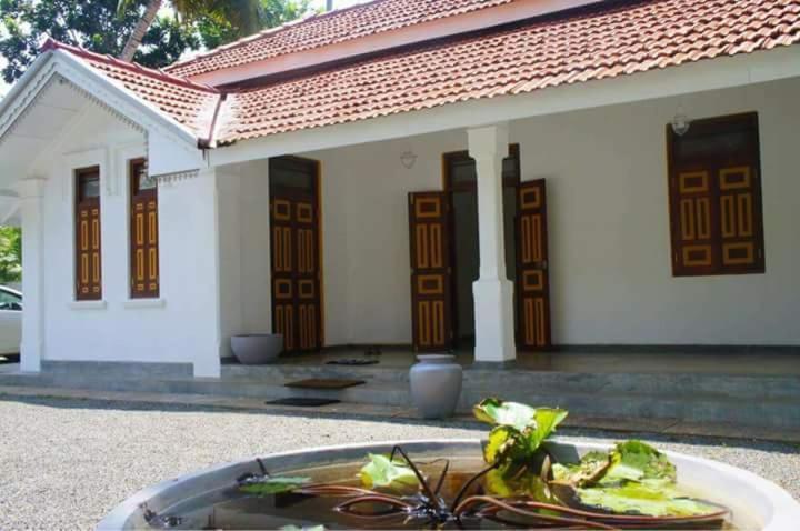 Villa Palm Breeze Polhena Luaran gambar